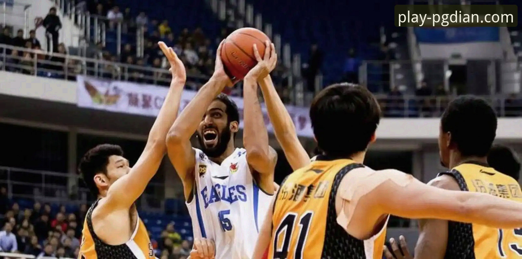 山西97-94险胜青岛 vs 广厦卫冕冠军：CBA季后赛的紧张对决，PG电玩城新手教程带你深度解析